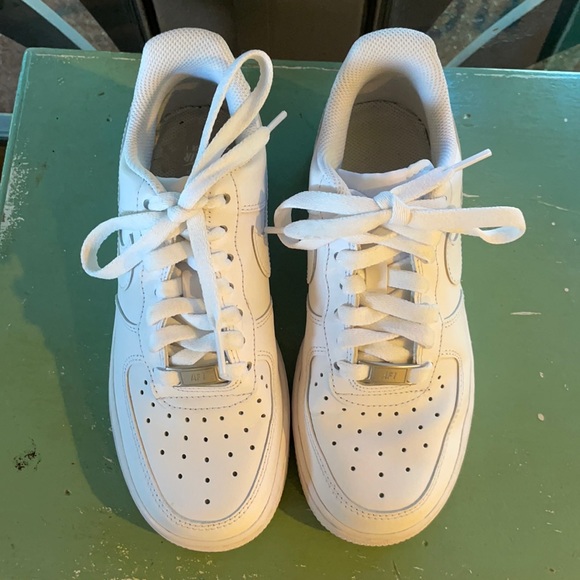 Nike Shoes - Nike Air Force 1 07’ women’s shoe